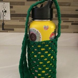 Crotchet bags to carry your hydro flask!